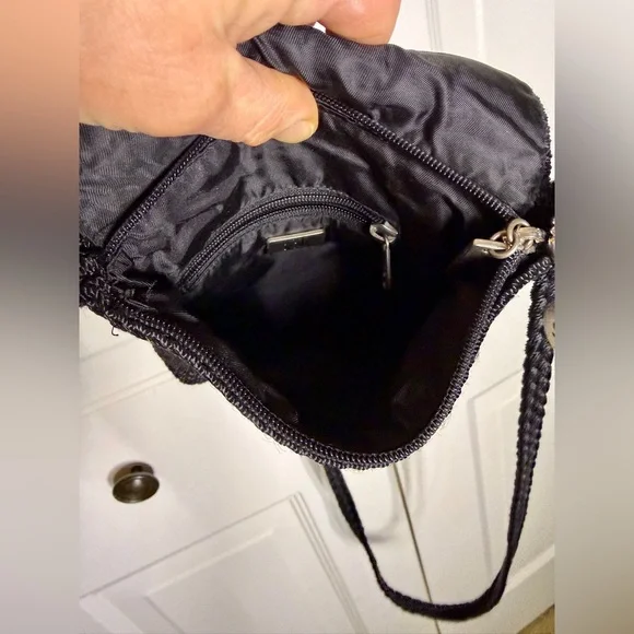 THE SAK black crossbody Crochet Knit Small Shoulder Bag Purse Zip Closure - Picture 6 of 7